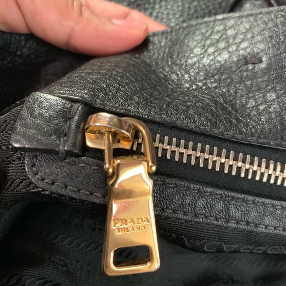 Prada bag - Picture 6 of 8